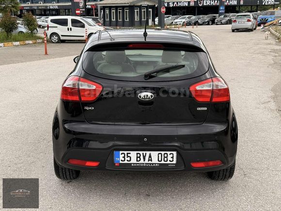 SAMİOĞULLARINDAN 2013 MD KİA RİO 1.4 CRDİ 6 İLERİ SİYAH+KREM