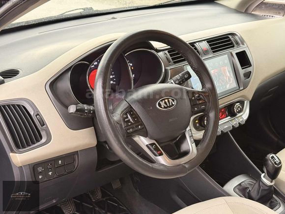 SAMİOĞULLARINDAN 2013 MD KİA RİO 1.4 CRDİ 6 İLERİ SİYAH+KREM