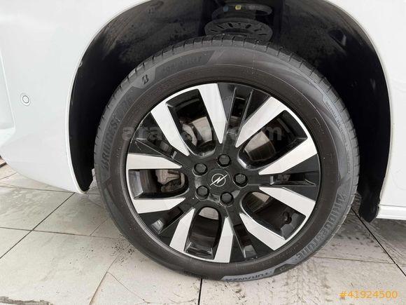 2025 OPEL COMBO - ULTIMATE - CAM TAVAN - 28 BİN KM - BOYASIZ