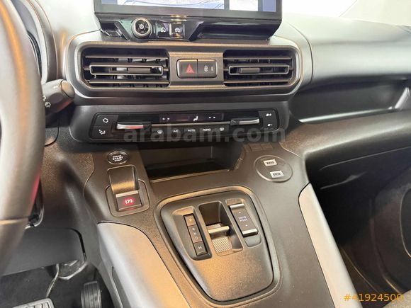 2025 OPEL COMBO - ULTIMATE - CAM TAVAN - 28 BİN KM - BOYASIZ