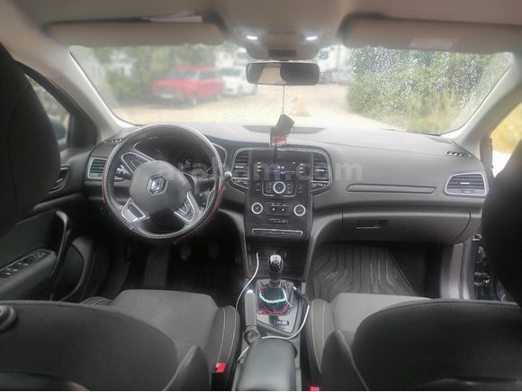TR de tek icon görünümlü Megane 4 joy 2020)