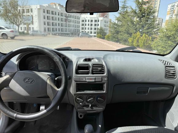 Sahibinden Hyundai Accent 1.3 LX 2000 Model 