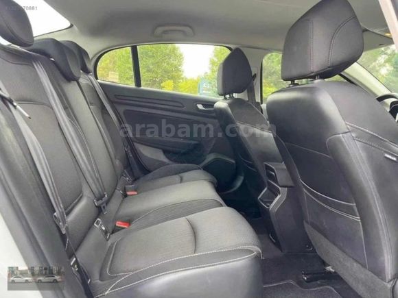 SUNA OTOMOTİVDEN MEGAN TOCH 170 BİNDE TERTEMİZ