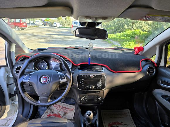 CAM TAVAN HARİÇ EN DOLUSU PUNTO EVO