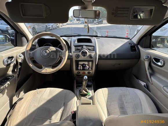 2006 RENAULT MEGAN 1.5 DCİ PİRİVİLEGE DEĞİŞENSİZ AİLE ARACI
