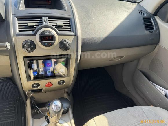 2006 RENAULT MEGAN 1.5 DCİ PİRİVİLEGE DEĞİŞENSİZ AİLE ARACI