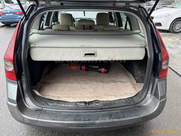2006 RENAULT MEGAN 1.5 DCİ PİRİVİLEGE DEĞİŞENSİZ AİLE ARACI