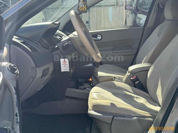 2006 RENAULT MEGAN 1.5 DCİ PİRİVİLEGE DEĞİŞENSİZ AİLE ARACI
