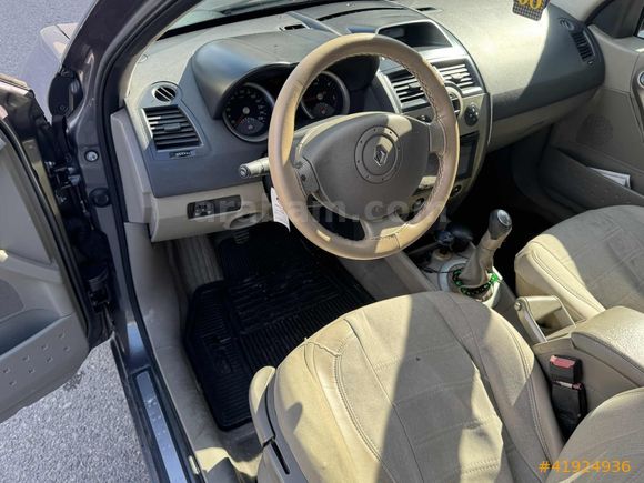 2006 RENAULT MEGAN 1.5 DCİ PİRİVİLEGE DEĞİŞENSİZ AİLE ARACI
