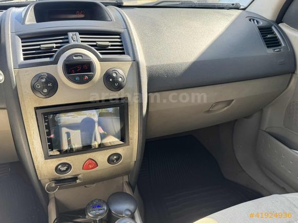 2006 RENAULT MEGAN 1.5 DCİ PİRİVİLEGE DEĞİŞENSİZ AİLE ARACI