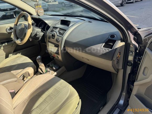 2006 RENAULT MEGAN 1.5 DCİ PİRİVİLEGE DEĞİŞENSİZ AİLE ARACI