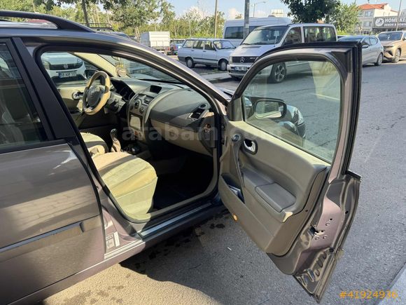 2006 RENAULT MEGAN 1.5 DCİ PİRİVİLEGE DEĞİŞENSİZ AİLE ARACI