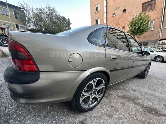 TORUN TRAKTÖR ve AUTO dan 1997 MODEL OPEL VECTRA 