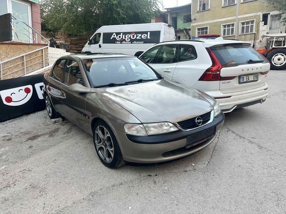 TORUN TRAKTÖR ve AUTO dan 1997 MODEL OPEL VECTRA 