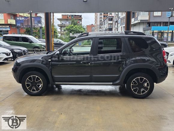 AUTO BENLİ'DEN HATASIZ DACİA DUSTER BLACK SHADOW PAKET OTOMATİK
