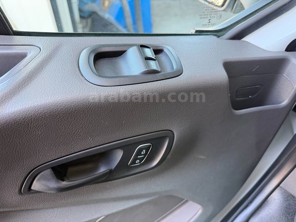 AKTİF 2021 FORD TRANSİT 2.0 170HP 350L KLİMA'LI PANELVAN BAKIMLI
