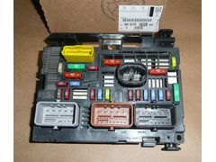 PEUGEOT 3008 5008 407 RCZ MOTOR İÇİ SİGORTA KUTU BSM 9807028580