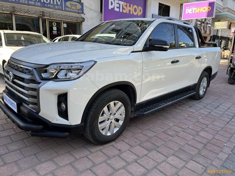 Galeriden KGM SsangYong Musso Grand 2.2 D Platinum 2024 Model Antalya 6.124 km Beyaz