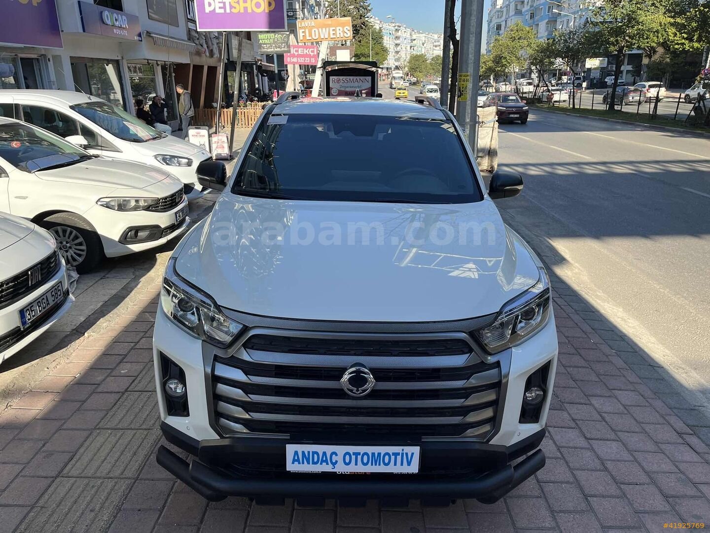 Galeriden KGM SsangYong Musso Grand 2.2 D Platinum 2024 Model Antalya 6.124 km Beyaz 3