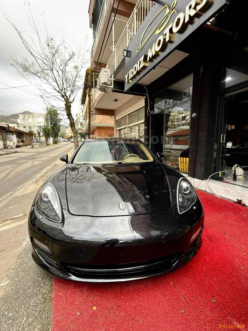 Galeriden Porsche Panamera Diesel 2012 Model İzmir 331.000 km Siyah 1