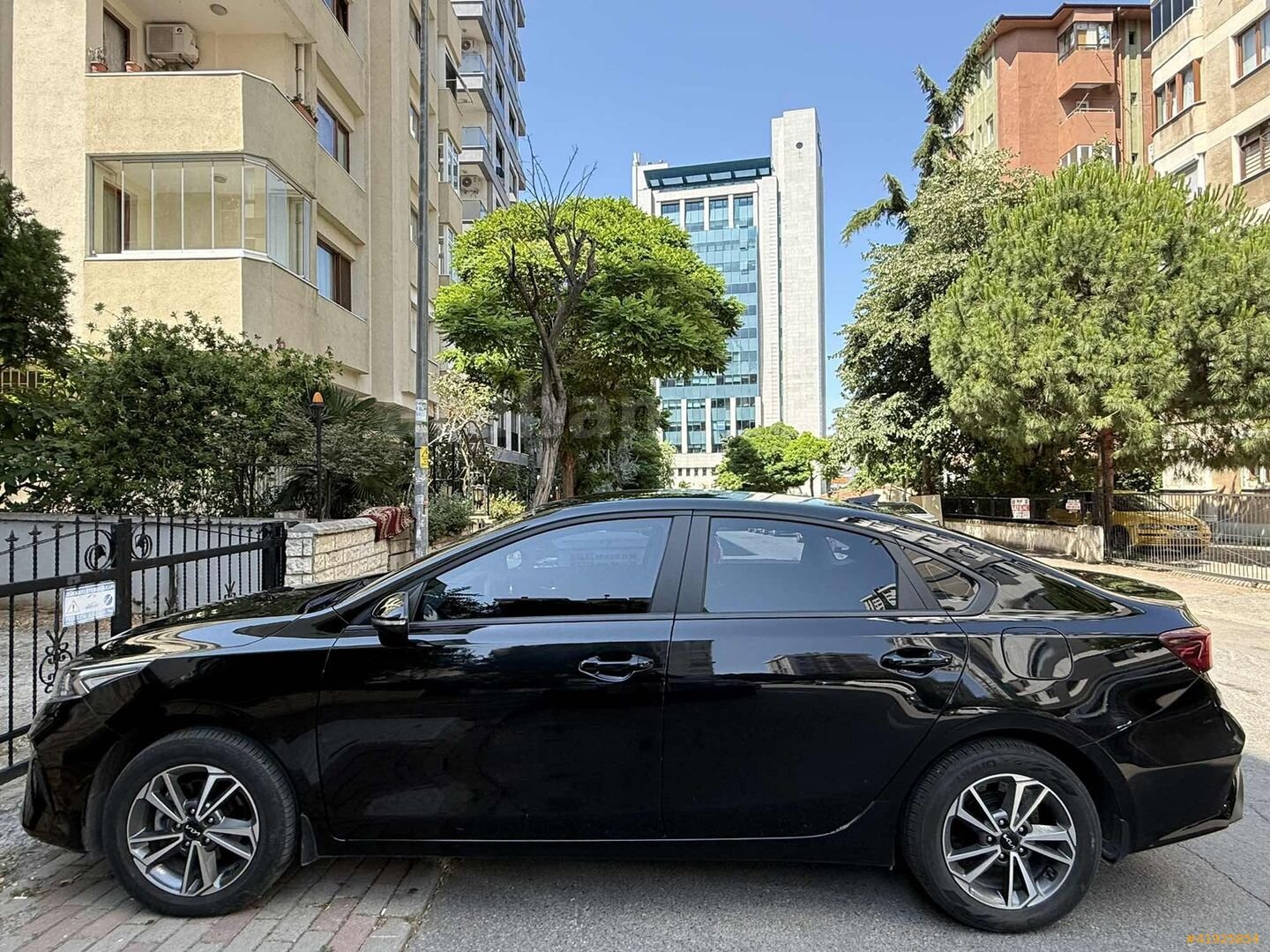 Galeriden Kia Cerato 1.6 MPI Elegance 2024 Model İstanbul 44.000 km Siyah 7