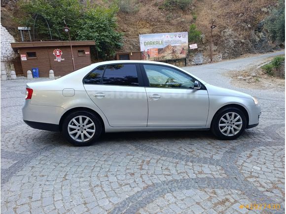 HATASIZ AYARIN DA DÜŞÜK KM DE CAM GİBİ JETTA
