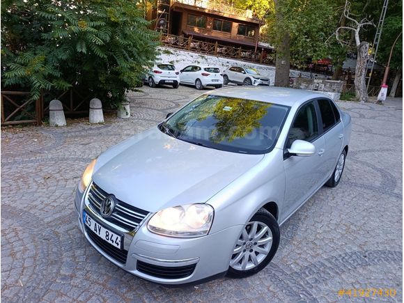 HATASIZ AYARIN DA DÜŞÜK KM DE CAM GİBİ JETTA