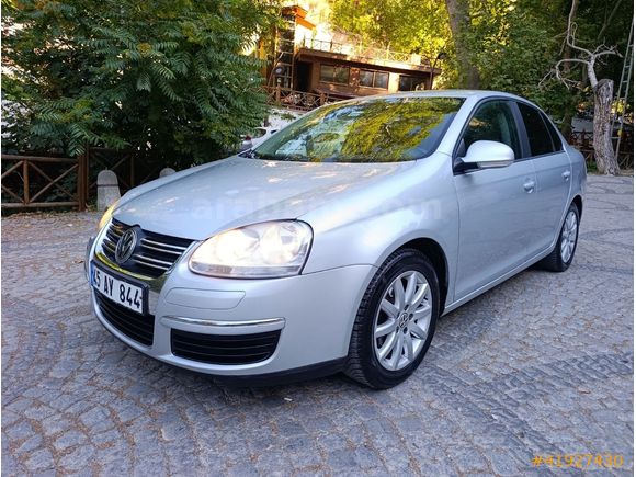 HATASIZ AYARIN DA DÜŞÜK KM DE CAM GİBİ JETTA