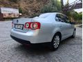 HATASIZ AYARIN DA DÜŞÜK KM DE CAM GİBİ JETTA