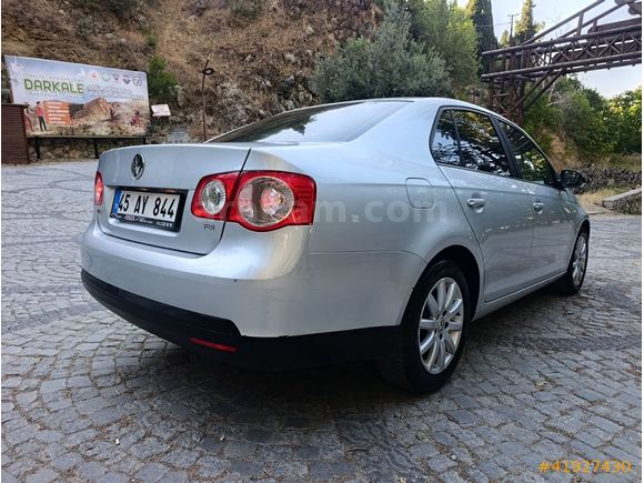 HATASIZ AYARIN DA DÜŞÜK KM DE CAM GİBİ JETTA