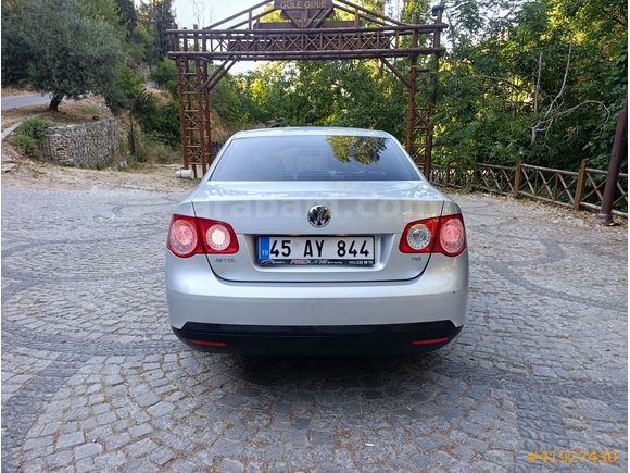 HATASIZ AYARIN DA DÜŞÜK KM DE CAM GİBİ JETTA