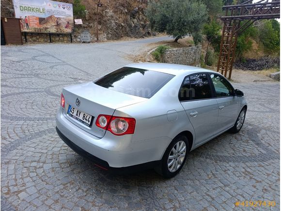 HATASIZ AYARIN DA DÜŞÜK KM DE CAM GİBİ JETTA