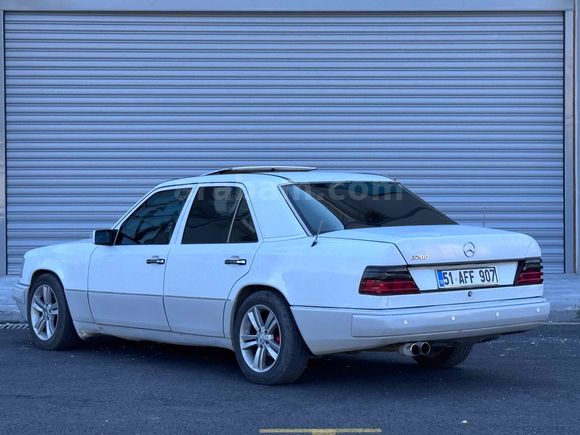 Sahibinden Mercedes - Benz 200 E 1993 Model 