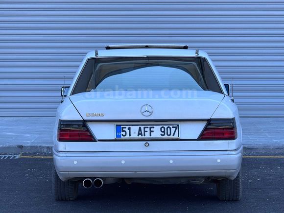 Sahibinden Mercedes - Benz 200 E 1993 Model 