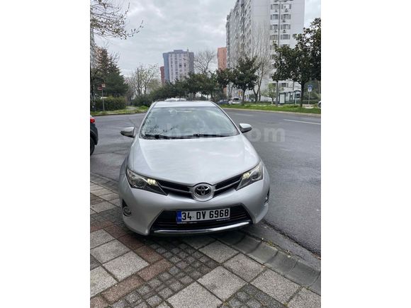 Sahibinden Toyota Auris 1.4 D-4D Touch 2014 Model 