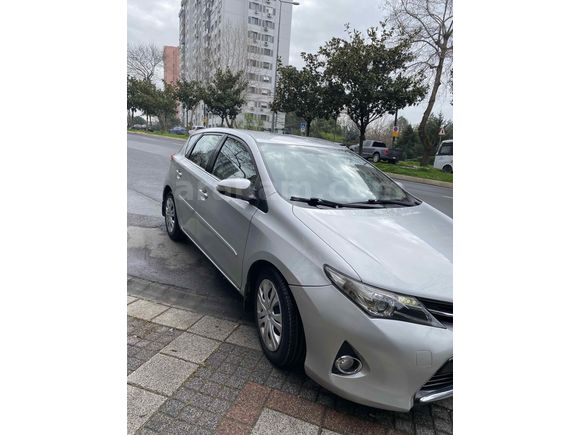 Sahibinden Toyota Auris 1.4 D-4D Touch 2014 Model 