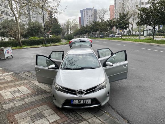 Sahibinden Toyota Auris 1.4 D-4D Touch 2014 Model 