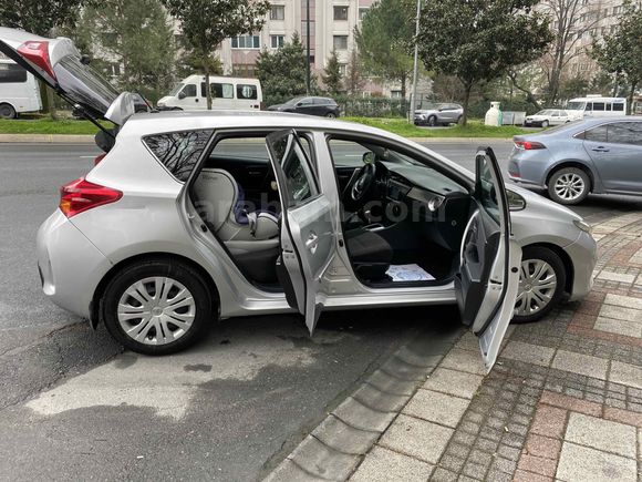Sahibinden Toyota Auris 1.4 D-4D Touch 2014 Model 
