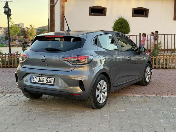 2024 RENAULT CLİO EQUİLİBRE OTOMATİK HATASIZ BOYASIZ