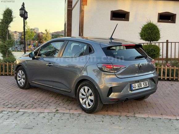 2024 RENAULT CLİO EQUİLİBRE OTOMATİK HATASIZ BOYASIZ