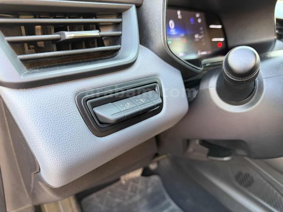 2024 RENAULT CLİO EQUİLİBRE OTOMATİK HATASIZ BOYASIZ