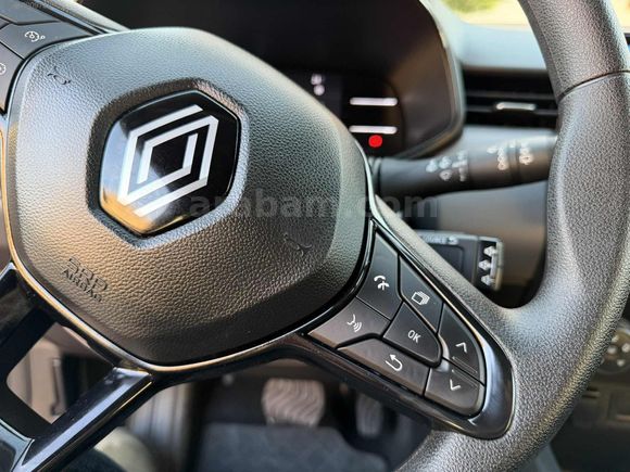 2024 RENAULT CLİO EQUİLİBRE OTOMATİK HATASIZ BOYASIZ
