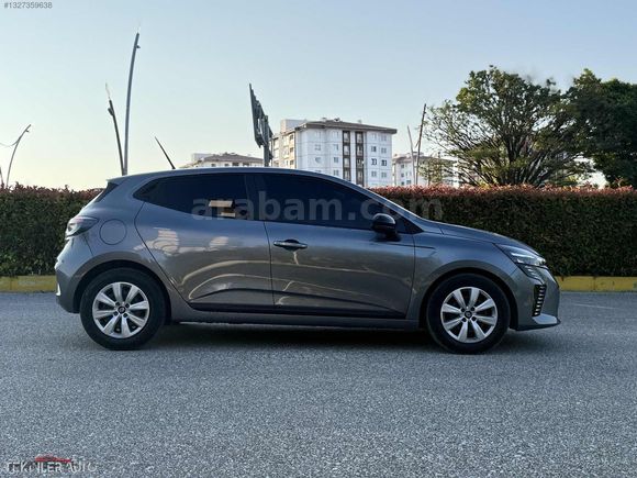 2023 CLİO 1.0 TCE X-TRONİC EQUİLİBRE 65 KM