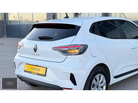 YAVUZ AUTO'DAN 2023 CLİO BOYASIZ SERVİS BAKIMLI