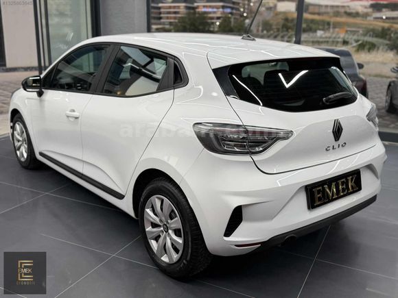 EMEK/2024 MODEL RENAULT CLİO OTOMATİK TESLA EKRAN 69 BİNDE