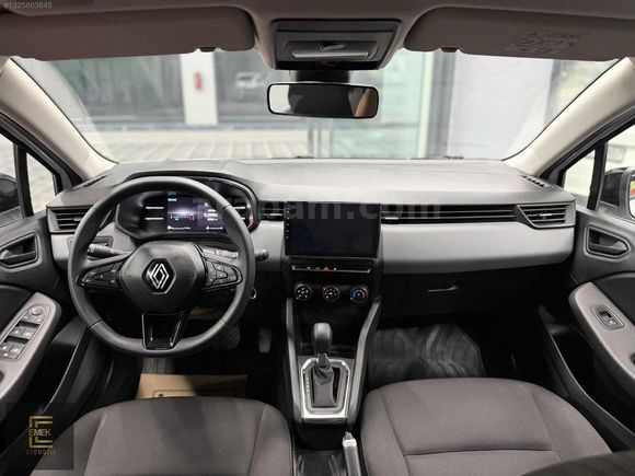 EMEK/2024 MODEL RENAULT CLİO OTOMATİK TESLA EKRAN 69 BİNDE