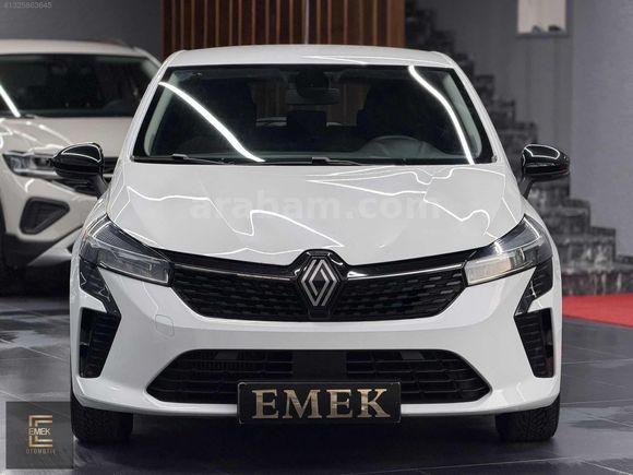 EMEK/2024 MODEL RENAULT CLİO OTOMATİK TESLA EKRAN 69 BİNDE