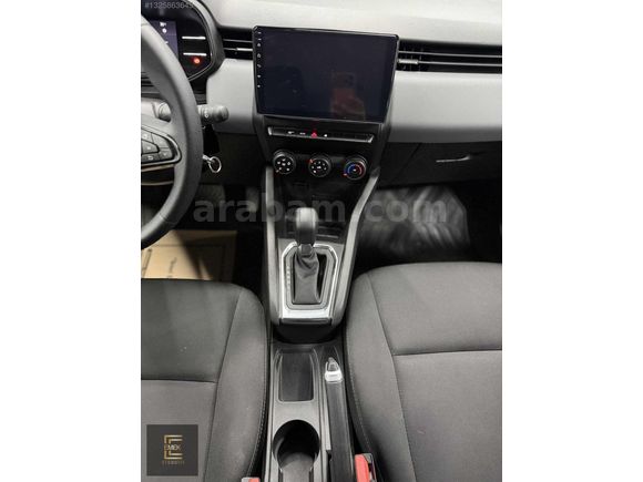 EMEK/2024 MODEL RENAULT CLİO OTOMATİK TESLA EKRAN 69 BİNDE