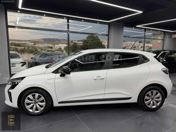 EMEK/2024 MODEL RENAULT CLİO OTOMATİK TESLA EKRAN 69 BİNDE