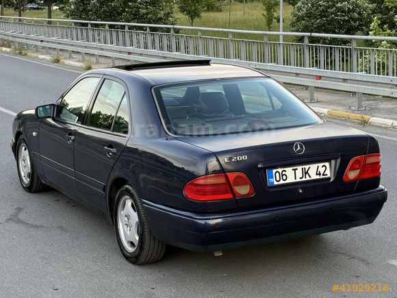 OTOMATİK SANROOFLU E200 VADE TAKAS OLUR